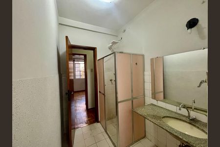 Banheiro  de apartamento à venda com 3 quartos, 85m² em Centro, Belo Horizonte