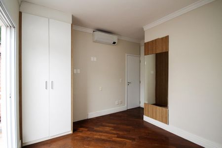 Casa de condomínio para alugar com 300m², 5 quartos e 4 vagas Casa de condomínio para alugar com 300m², 5 quartos e 4 vagasSuíte 4
