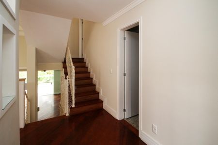 Casa de condomínio para alugar com 300m², 5 quartos e 4 vagas Casa de condomínio para alugar com 300m², 5 quartos e 4 vagasHall de entrada