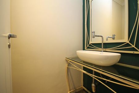 Casa de condomínio para alugar com 300m², 5 quartos e 4 vagas Casa de condomínio para alugar com 300m², 5 quartos e 4 vagasLavabo