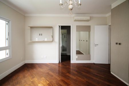 Casa de condomínio para alugar com 300m², 5 quartos e 4 vagas Casa de condomínio para alugar com 300m², 5 quartos e 4 vagasSuíte 2