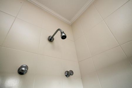 Casa de condomínio para alugar com 300m², 5 quartos e 4 vagas Casa de condomínio para alugar com 300m², 5 quartos e 4 vagasBanheiro Suíte 3