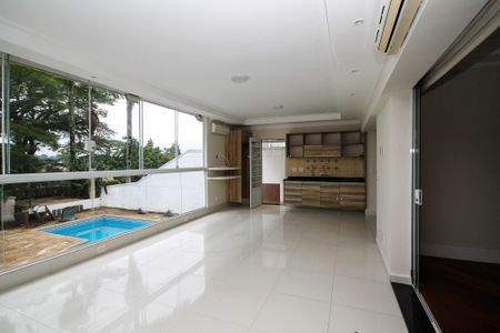 Casa de condomínio para alugar com 300m², 5 quartos e 4 vagas Casa de condomínio para alugar com 300m², 5 quartos e 4 vagasÁrea Gourmet