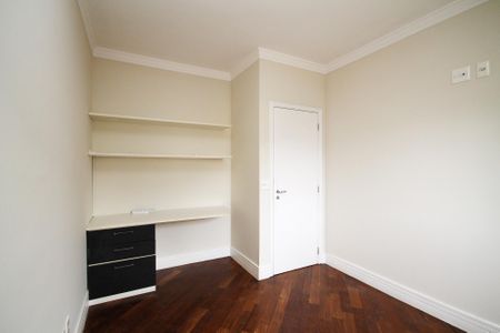 Casa de condomínio para alugar com 300m², 5 quartos e 4 vagas Casa de condomínio para alugar com 300m², 5 quartos e 4 vagasSuíte 3
