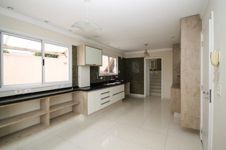 Casa de condomínio para alugar com 300m², 5 quartos e 4 vagas Casa de condomínio para alugar com 300m², 5 quartos e 4 vagasCozinha