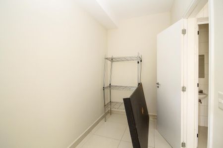 Casa de condomínio para alugar com 300m², 5 quartos e 4 vagas Casa de condomínio para alugar com 300m², 5 quartos e 4 vagasQuarto de Serviço