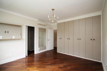 Casa de condomínio para alugar com 300m², 5 quartos e 4 vagas Casa de condomínio para alugar com 300m², 5 quartos e 4 vagasSuíte 2