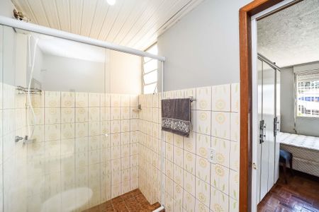 Banheiro de apartamento à venda com 1 quarto, 40m² em Parque Santa Fé, Porto Alegre
