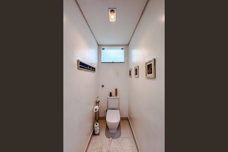 Casa para alugar com 300m², 4 quartos e 4 vagas Casa para alugar com 300m², 4 quartos e 4 vagasLavabo