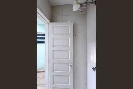 Casa para alugar com 300m², 4 quartos e 4 vagas Casa para alugar com 300m², 4 quartos e 4 vagasBanheiro de serviço