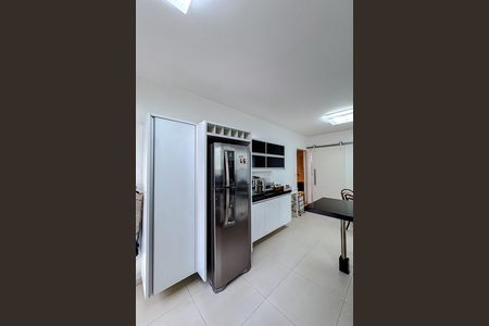 Casa para alugar com 300m², 4 quartos e 4 vagas Casa para alugar com 300m², 4 quartos e 4 vagasCozinha