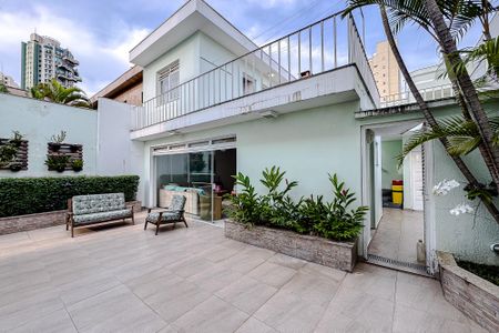 Casa para alugar com 300m², 4 quartos e 4 vagas Casa para alugar com 300m², 4 quartos e 4 vagasÁrea externa