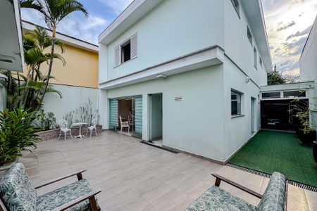 Casa para alugar com 300m², 4 quartos e 4 vagas Casa para alugar com 300m², 4 quartos e 4 vagasÁrea externa