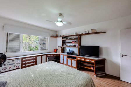 Casa para alugar com 300m², 4 quartos e 4 vagas Casa para alugar com 300m², 4 quartos e 4 vagasQuarto 4