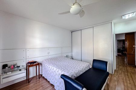 Casa para alugar com 300m², 4 quartos e 4 vagas Casa para alugar com 300m², 4 quartos e 4 vagasQuarto 1 - Suíte