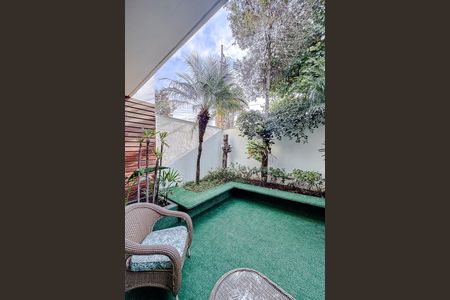 Casa para alugar com 300m², 4 quartos e 4 vagas Casa para alugar com 300m², 4 quartos e 4 vagasVaranda da Sala
