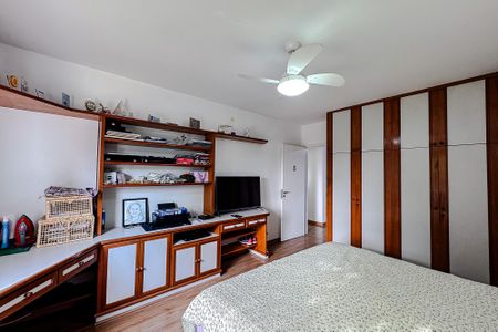 Casa para alugar com 300m², 4 quartos e 4 vagas Casa para alugar com 300m², 4 quartos e 4 vagasQuarto 4