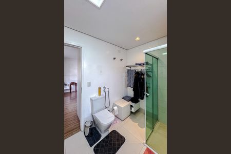 Casa para alugar com 300m², 4 quartos e 4 vagas Casa para alugar com 300m², 4 quartos e 4 vagasBanheiro da Suíte
