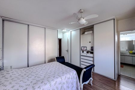 Casa para alugar com 300m², 4 quartos e 4 vagas Casa para alugar com 300m², 4 quartos e 4 vagasQuarto 1 - Suíte