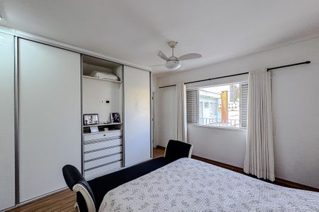 Casa para alugar com 300m², 4 quartos e 4 vagas Casa para alugar com 300m², 4 quartos e 4 vagasQuarto 1 - Suíte