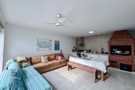 Casa para alugar com 300m², 4 quartos e 4 vagas Casa para alugar com 300m², 4 quartos e 4 vagasChurrasqueira