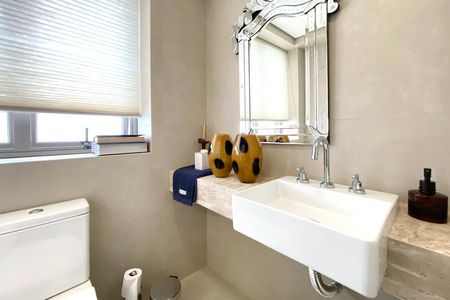 Apartamento à venda com 111m², 2 quartos e 3 vagas Apartamento à venda com 111m², 2 quartos e 3 vagasBanheiro da Suíte 2
