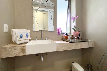 Apartamento à venda com 111m², 2 quartos e 3 vagas Apartamento à venda com 111m², 2 quartos e 3 vagasBanheiro da Suíte 1