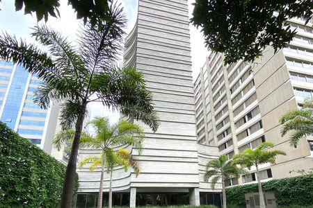 Apartamento à venda com 111m², 2 quartos e 3 vagas Apartamento à venda com 111m², 2 quartos e 3 vagasFachada