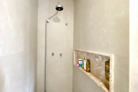 Apartamento à venda com 111m², 2 quartos e 3 vagas Apartamento à venda com 111m², 2 quartos e 3 vagasBanheiro da Suíte 1