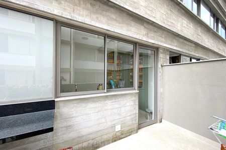 Apartamento à venda com 111m², 2 quartos e 3 vagas Apartamento à venda com 111m², 2 quartos e 3 vagasVaranda
