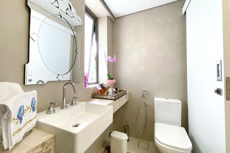 Apartamento à venda com 111m², 2 quartos e 3 vagas Apartamento à venda com 111m², 2 quartos e 3 vagasBanheiro da Suíte 1
