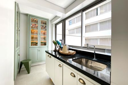 Apartamento à venda com 111m², 2 quartos e 3 vagas Apartamento à venda com 111m², 2 quartos e 3 vagasÁrea de Serviço