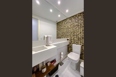 Apartamento à venda com 133m², 3 quartos e 3 vagas Apartamento à venda com 133m², 3 quartos e 3 vagasLavabo