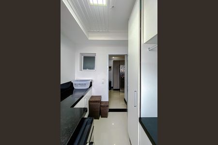 Apartamento à venda com 133m², 3 quartos e 3 vagas Apartamento à venda com 133m², 3 quartos e 3 vagasÁrea de Serviço