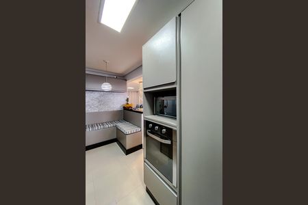Apartamento à venda com 133m², 3 quartos e 3 vagas Apartamento à venda com 133m², 3 quartos e 3 vagasCozinha