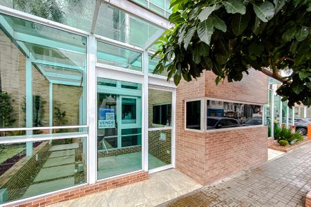 Apartamento à venda com 133m², 3 quartos e 3 vagas Apartamento à venda com 133m², 3 quartos e 3 vagasFachada - Plaquinha