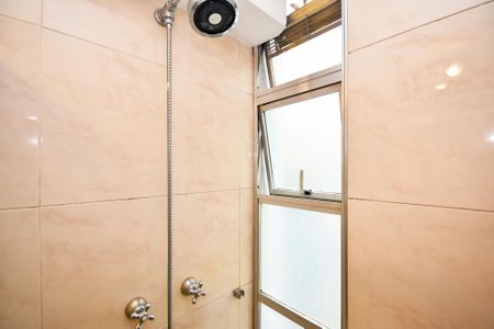Apartamento à venda com 82m², 2 quartos e 1 vaga Apartamento à venda com 82m², 2 quartos e 1 vagabanheiro corredor