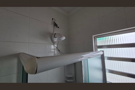 Banheiro  de casa à venda com 2 quartos, 123m² em Jardim Santo Alberto, Santo André