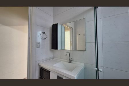 Casa à venda com 123m², 2 quartos e 2 vagas Casa à venda com 123m², 2 quartos e 2 vagasBanheiro