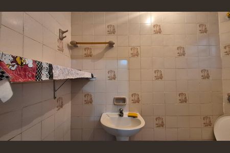 Casa à venda com 123m², 2 quartos e 2 vagas Casa à venda com 123m², 2 quartos e 2 vagasBanheiro