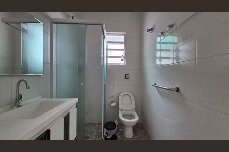 Casa à venda com 123m², 2 quartos e 2 vagas Casa à venda com 123m², 2 quartos e 2 vagasBanheiro