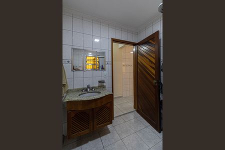 Casa para alugar com 241m², 3 quartos e 4 vagas Casa para alugar com 241m², 3 quartos e 4 vagasBanheiro 2