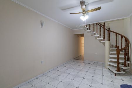 Casa para alugar com 241m², 3 quartos e 4 vagas Casa para alugar com 241m², 3 quartos e 4 vagasSala