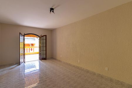 Casa para alugar com 241m², 3 quartos e 4 vagas Casa para alugar com 241m², 3 quartos e 4 vagasQuarto 1