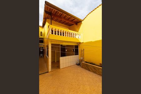Casa para alugar com 241m², 3 quartos e 4 vagas Casa para alugar com 241m², 3 quartos e 4 vagasQuintal