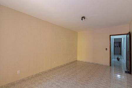 Casa para alugar com 241m², 3 quartos e 4 vagas Casa para alugar com 241m², 3 quartos e 4 vagasQuarto 1