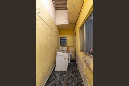 Casa à venda com 340m², 5 quartos e 5 vagasCasa 4 Área de Serviço