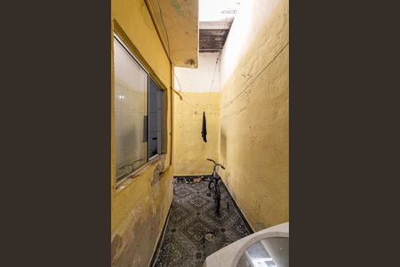 Casa à venda com 340m², 5 quartos e 5 vagasCasa 4 Área de Serviço