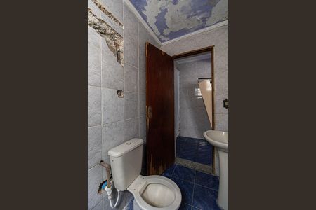 Casa à venda com 340m², 5 quartos e 5 vagasCasa 2 Banheiro