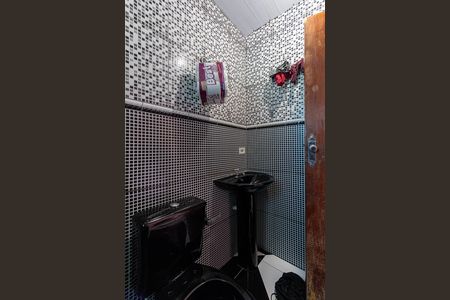 Casa à venda com 340m², 5 quartos e 5 vagasCasa 1 Banheiro